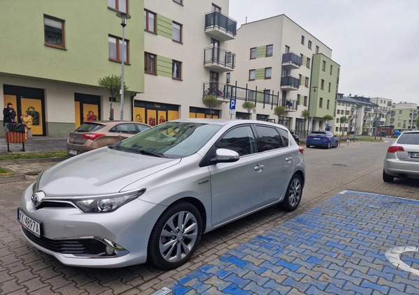 Toyota Auris cena 51900 przebieg: 130000, rok produkcji 2015 z Kraków małe 631